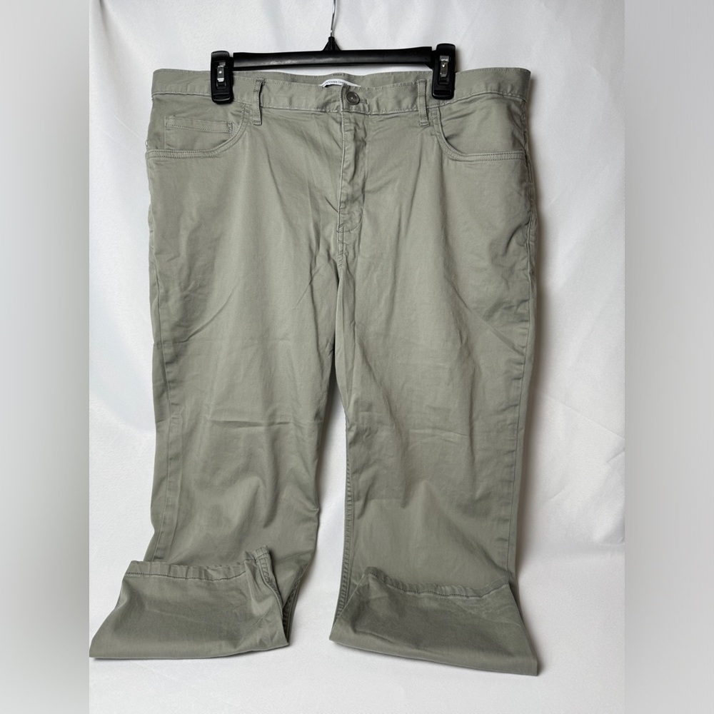 Calvin Klein slim fit 38/32 men’s casual tan/green pant